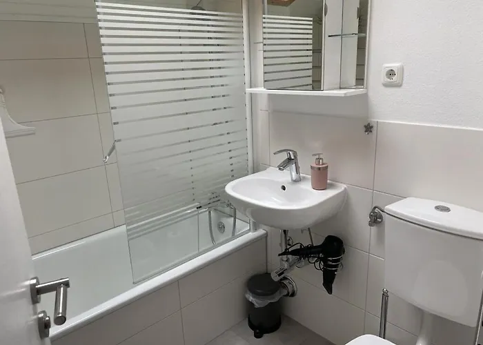 With 2 Bedrooms רייט אים וינקל